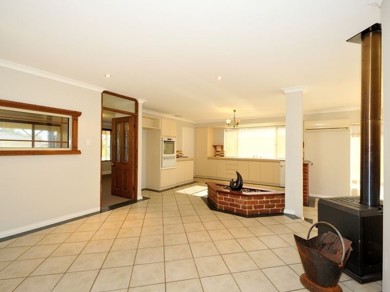 11 St Tropez Court, Port Kennedy WA 6172