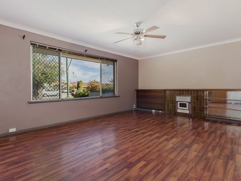 42 Charthouse Road, Safety Bay WA 6169