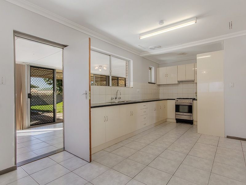 42 Charthouse Road, Safety Bay WA 6169