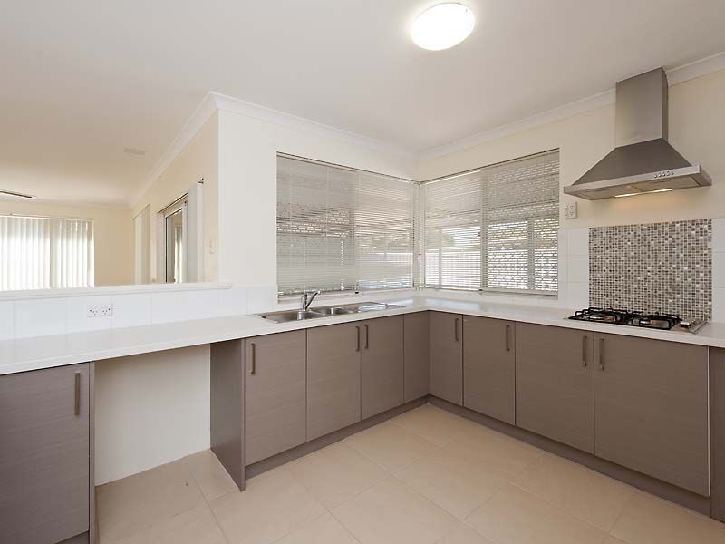 85 Coronata Drive, Warnbro WA 6169