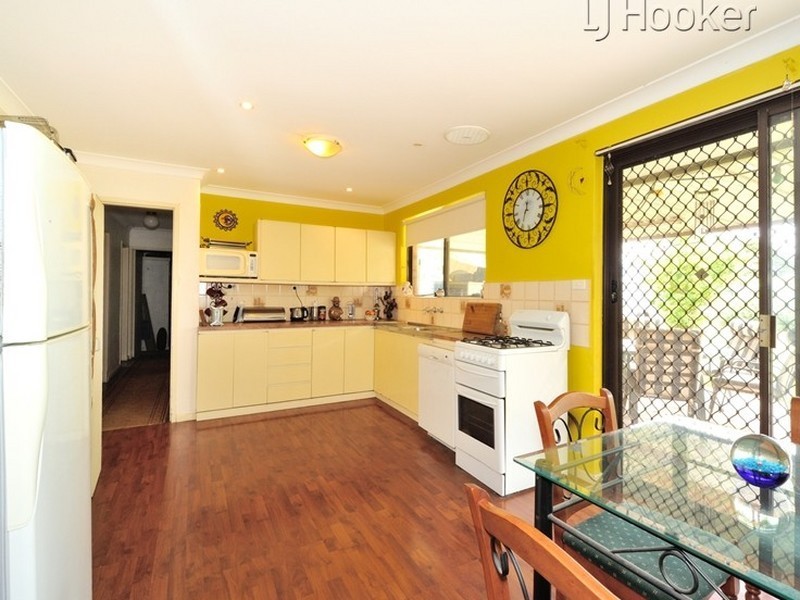 6 Holten Court, Cooloongup WA 6168