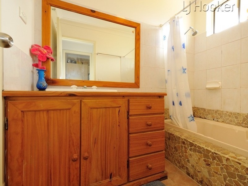 6 Holten Court, Cooloongup WA 6168