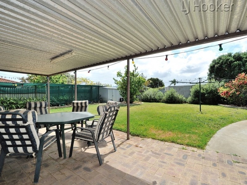 6 Holten Court, Cooloongup WA 6168