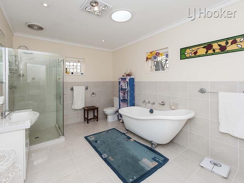 146 Safety Bay Road, Shoalwater WA 6169