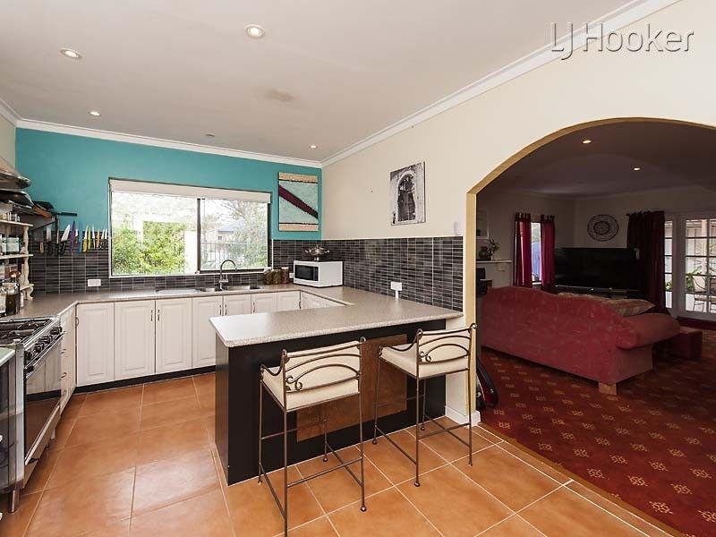 146 Safety Bay Road, Shoalwater WA 6169