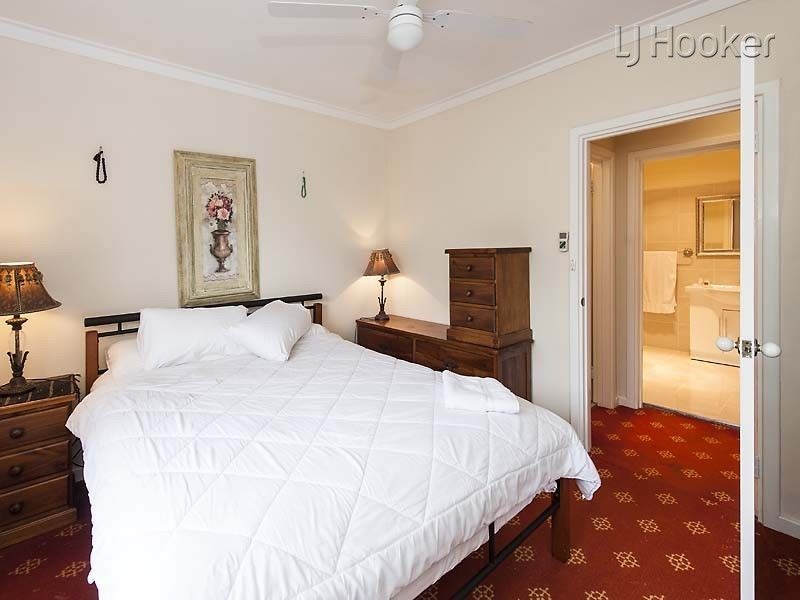 146 Safety Bay Road, Shoalwater WA 6169