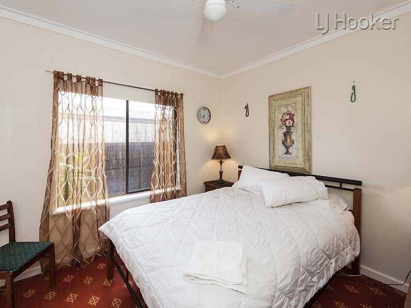 146 Safety Bay Road, Shoalwater WA 6169