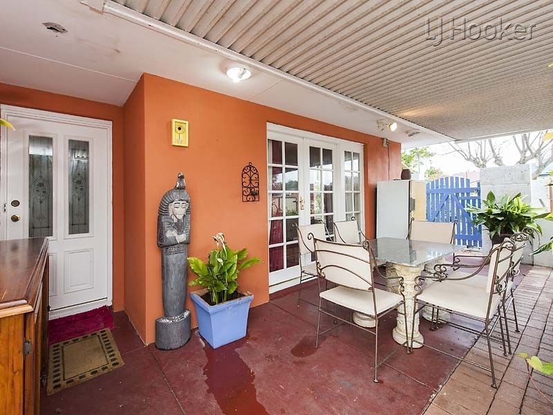 146 Safety Bay Road, Shoalwater WA 6169