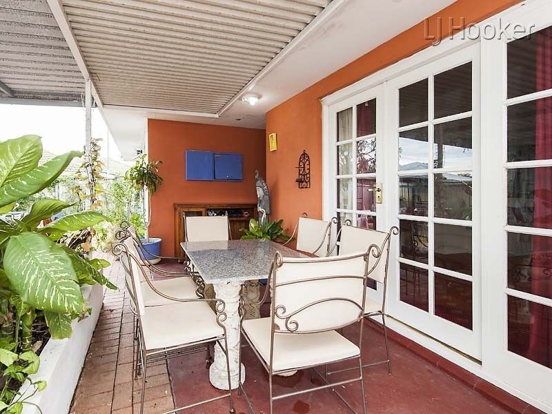 146 Safety Bay Road, Shoalwater WA 6169