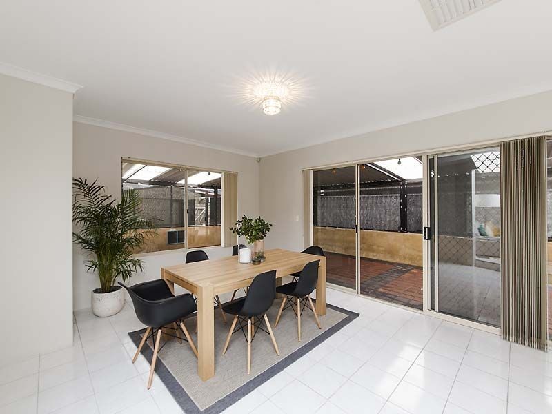 35 Orleans Drive, Port Kennedy WA 6172