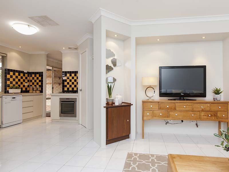 35 Orleans Drive, Port Kennedy WA 6172