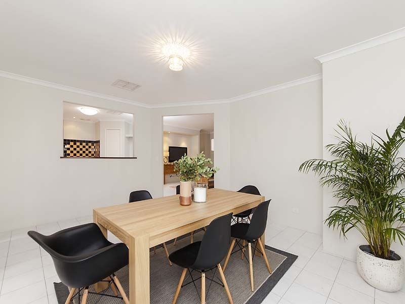 35 Orleans Drive, Port Kennedy WA 6172