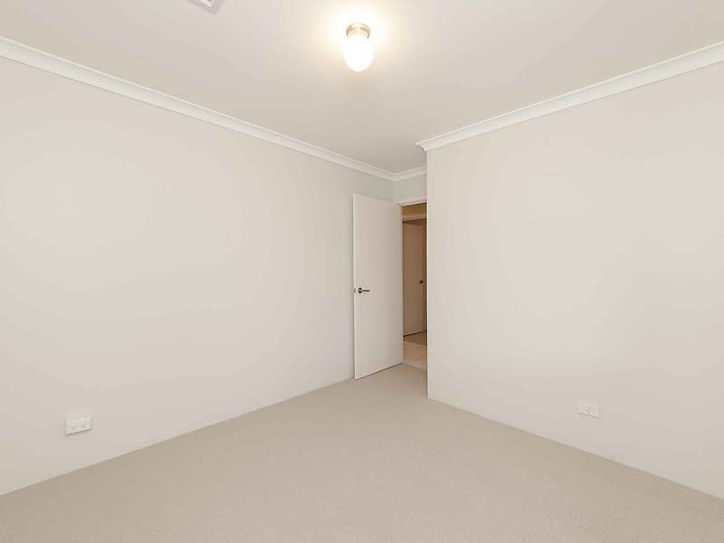 35 Orleans Drive, Port Kennedy WA 6172