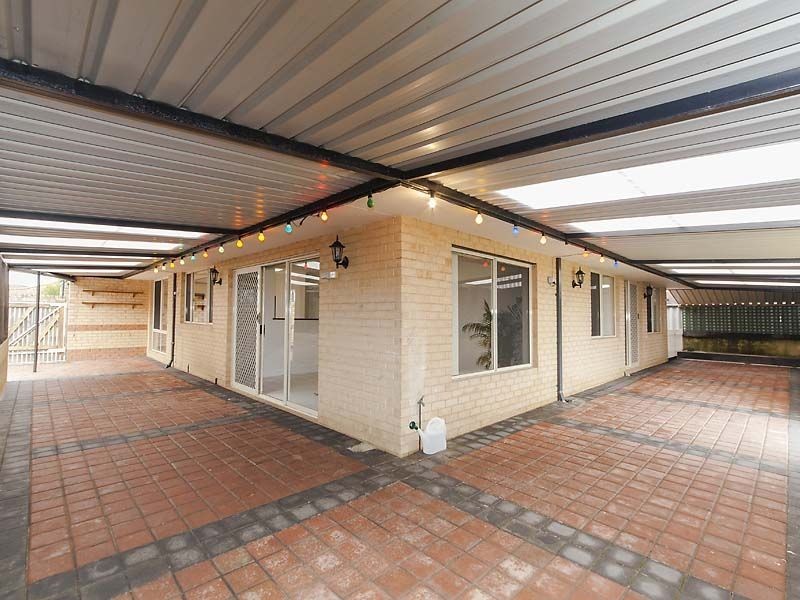 35 Orleans Drive, Port Kennedy WA 6172