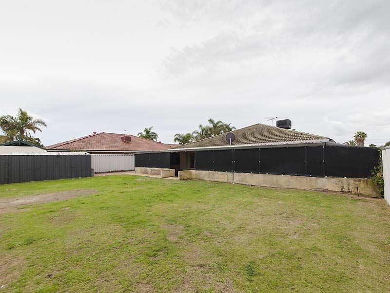 35 Orleans Drive, Port Kennedy WA 6172