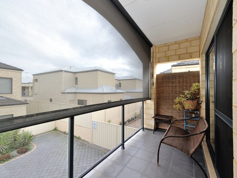 4/52-54 Lewington Street, Rockingham WA 6168