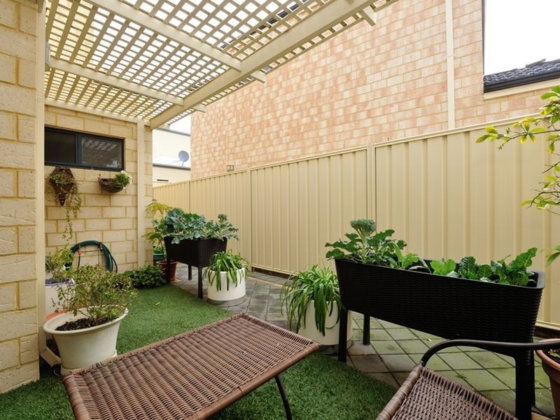 4/52-54 Lewington Street, Rockingham WA 6168