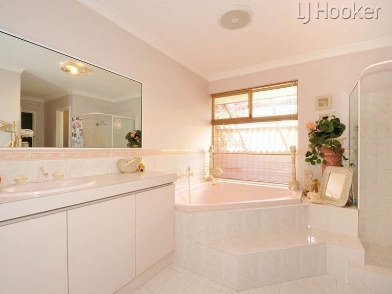 23 The Avenue, Warnbro WA 6169