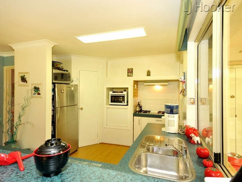 23 The Avenue, Warnbro WA 6169