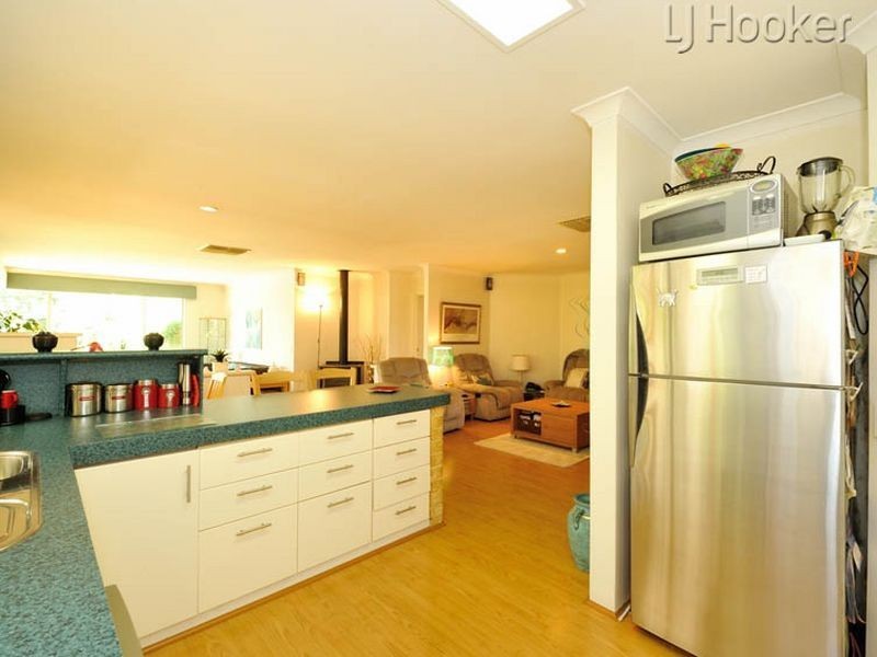 23 The Avenue, Warnbro WA 6169