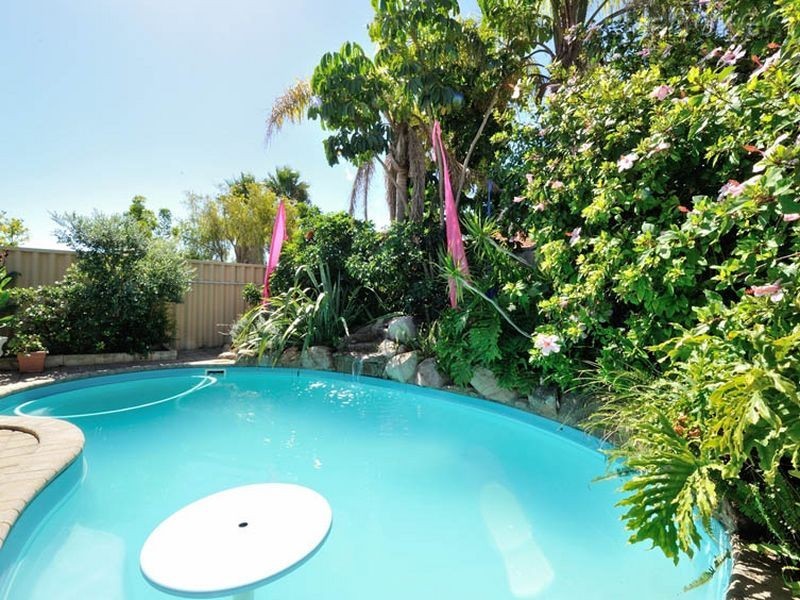 23 The Avenue, Warnbro WA 6169