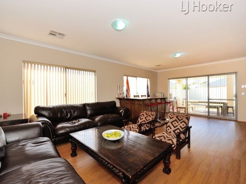 12 Buttermere Approach, Waikiki WA 6169