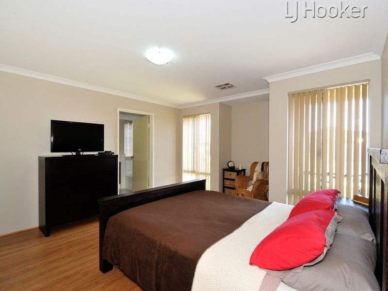 12 Buttermere Approach, Waikiki WA 6169