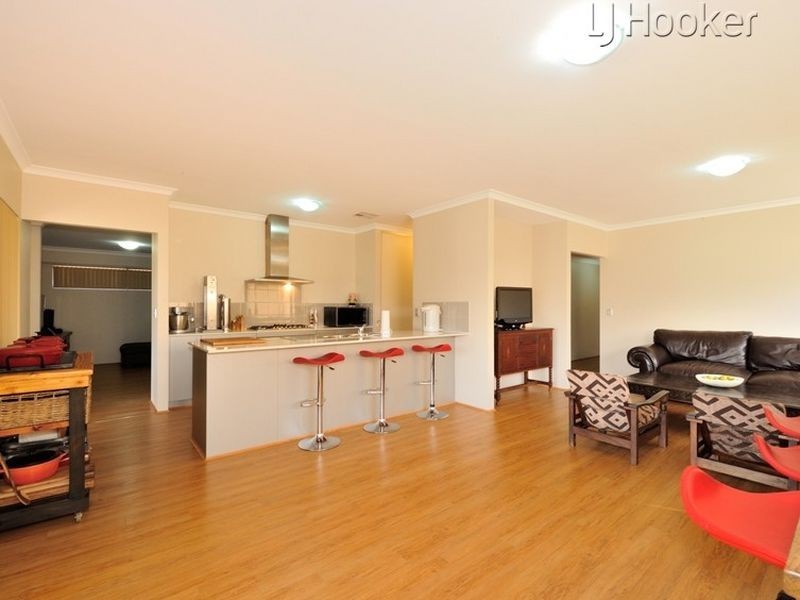 12 Buttermere Approach, Waikiki WA 6169