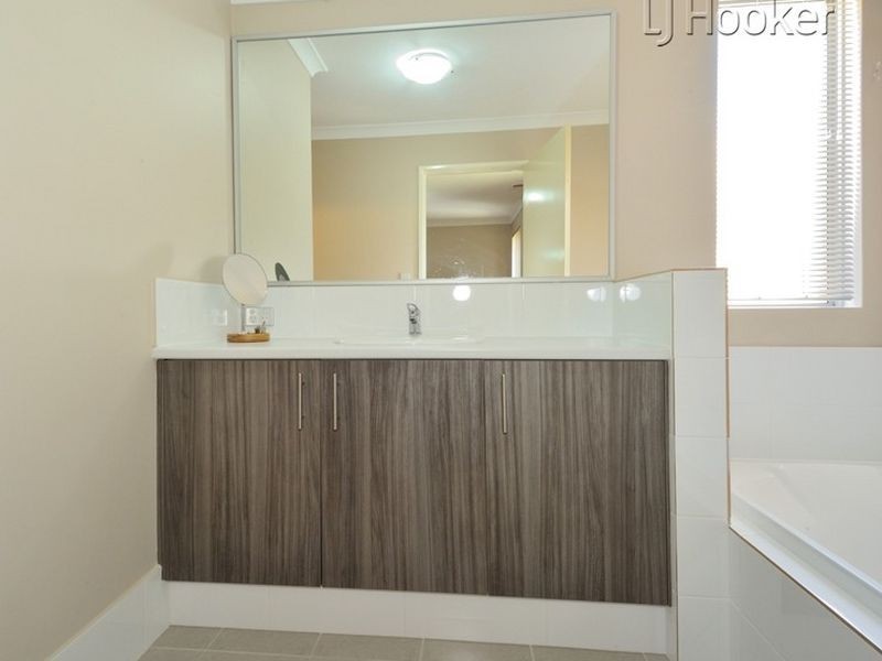 12 Buttermere Approach, Waikiki WA 6169