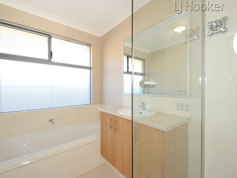 12 Buttermere Approach, Waikiki WA 6169