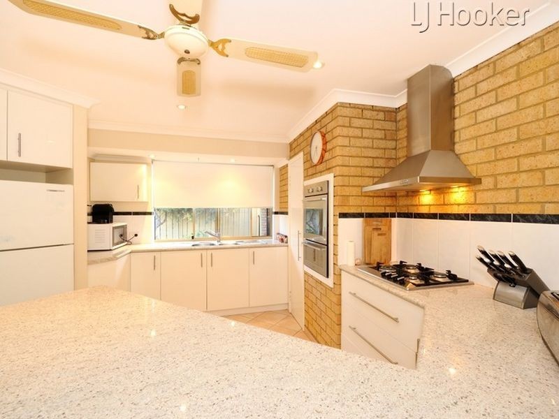 15 Oakdale Close, Safety Bay WA 6169