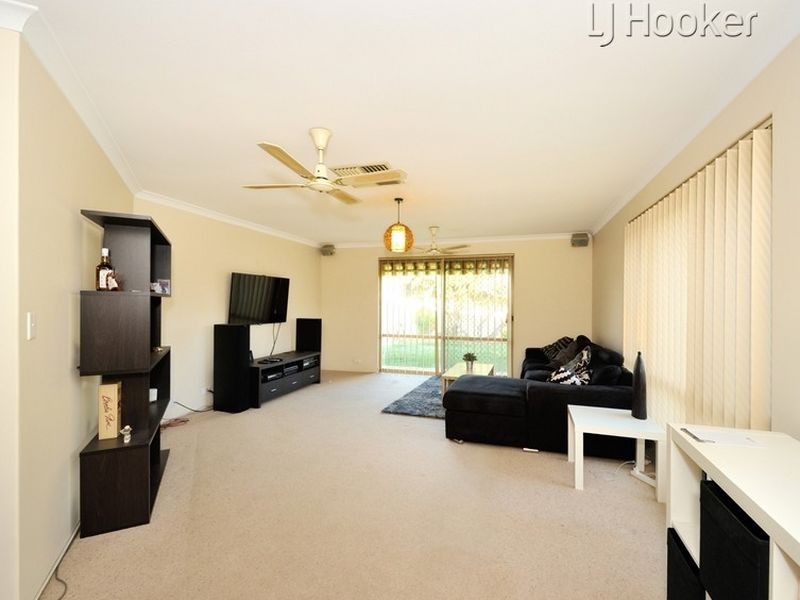 15 Oakdale Close, Safety Bay WA 6169