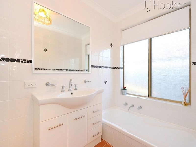 15 Oakdale Close, Safety Bay WA 6169