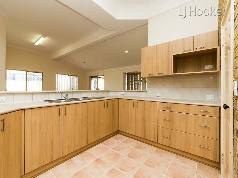 2 Lima Close, Warnbro WA 6169