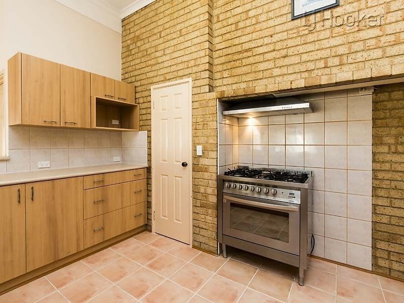 2 Lima Close, Warnbro WA 6169