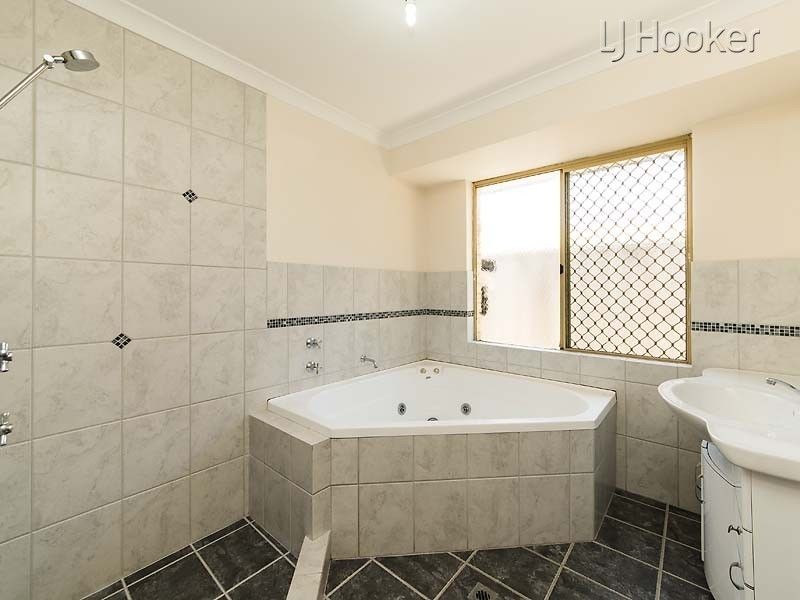 2 Lima Close, Warnbro WA 6169