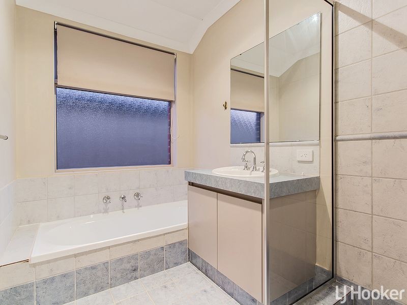 24 Bopeechee Way, Port Kennedy WA 6172