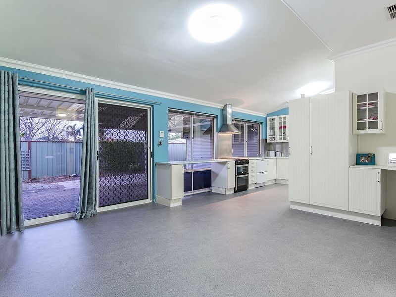 14 Prevelly Circle, Waikiki WA 6169