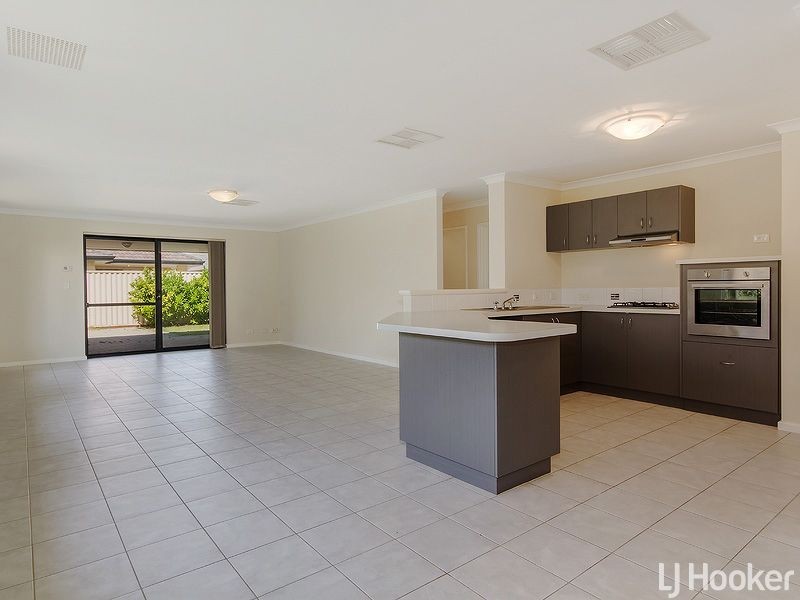 8 Dunsky Pass, Secret Harbour WA 6173