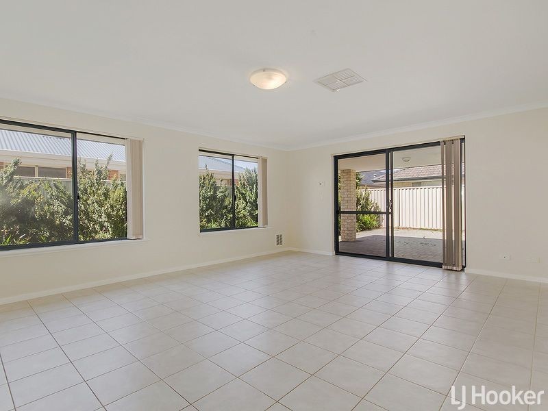 8 Dunsky Pass, Secret Harbour WA 6173