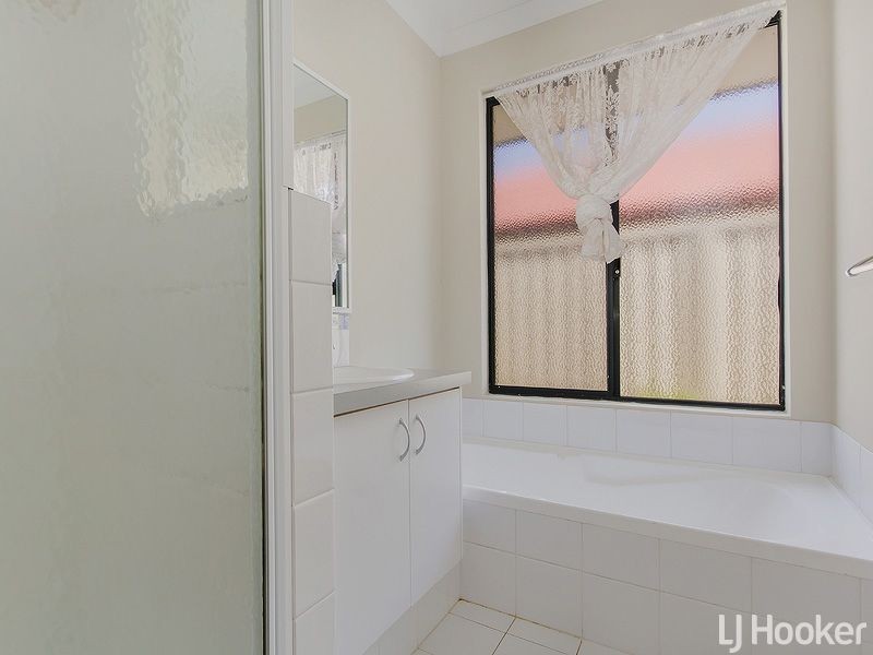 8 Dunsky Pass, Secret Harbour WA 6173