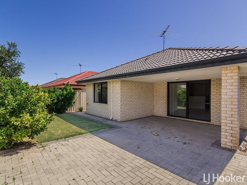 8 Dunsky Pass, Secret Harbour WA 6173