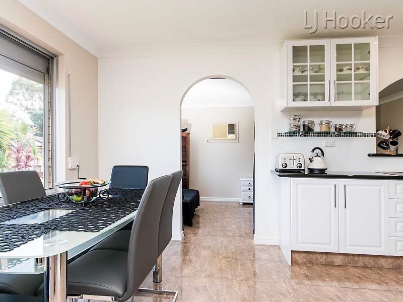 1 Arkwell Avenue, Rockingham WA 6168