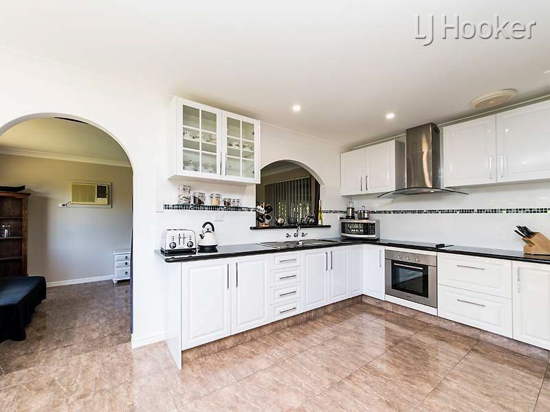 1 Arkwell Avenue, Rockingham WA 6168