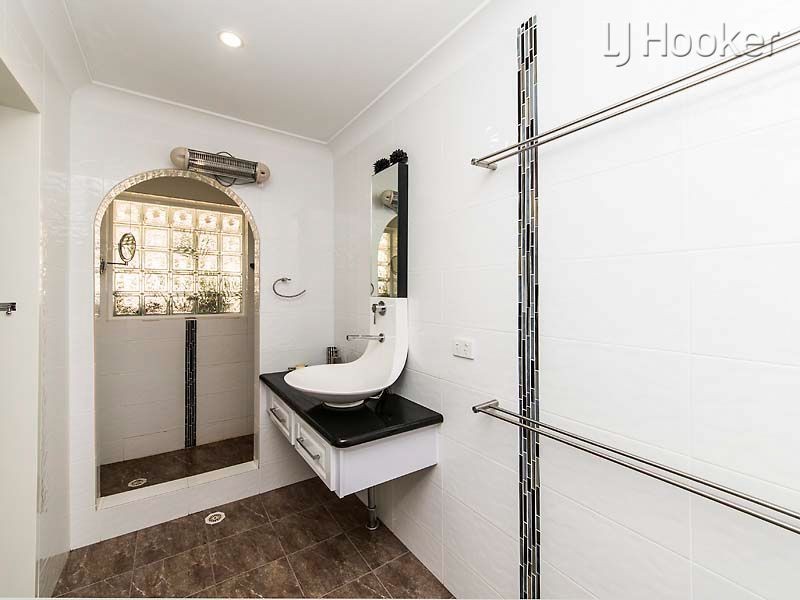 1 Arkwell Avenue, Rockingham WA 6168