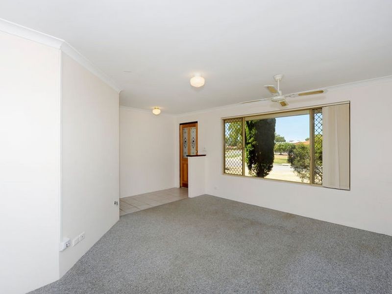 2 St Andrews Loop, Cooloongup WA 6168