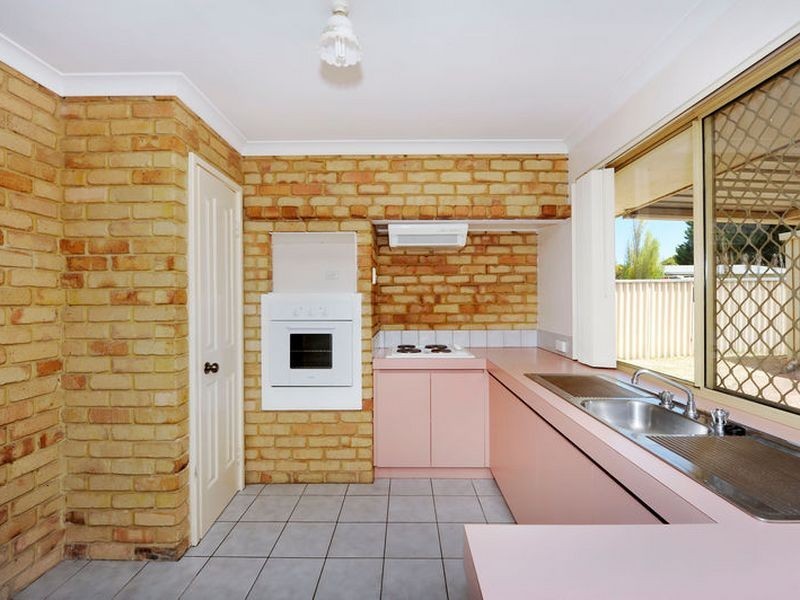 2 St Andrews Loop, Cooloongup WA 6168