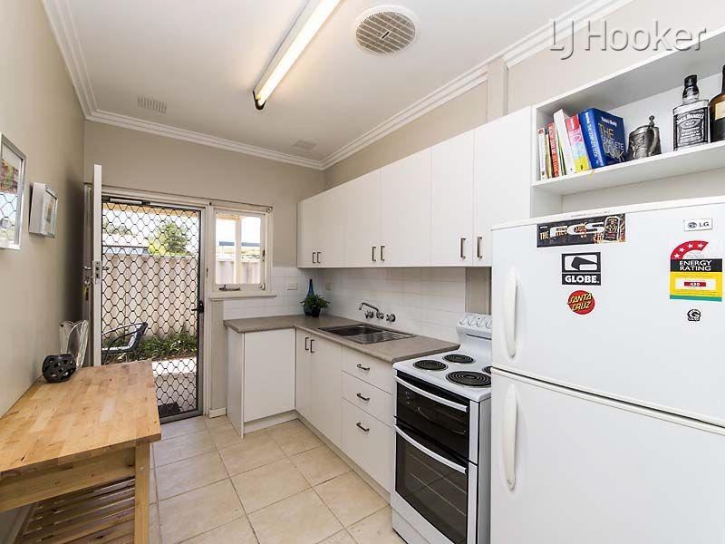 3/8 Houston Street, Rockingham WA 6168