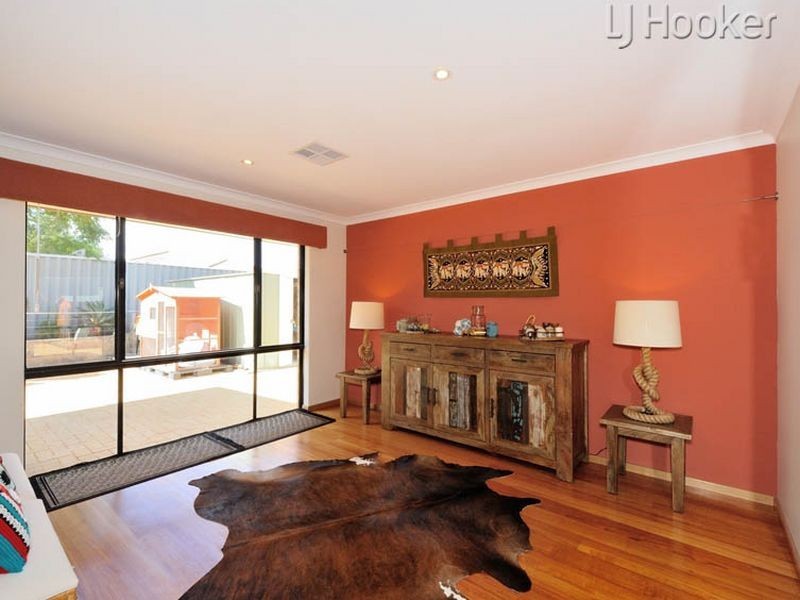 32 Grand Ocean Boulevard, Port Kennedy WA 6172