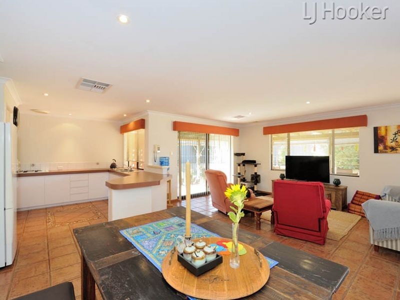 32 Grand Ocean Boulevard, Port Kennedy WA 6172